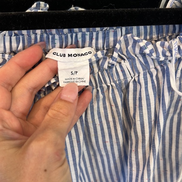 Club Monaco Small Off the shoulder blouse - Picture 3 of 10